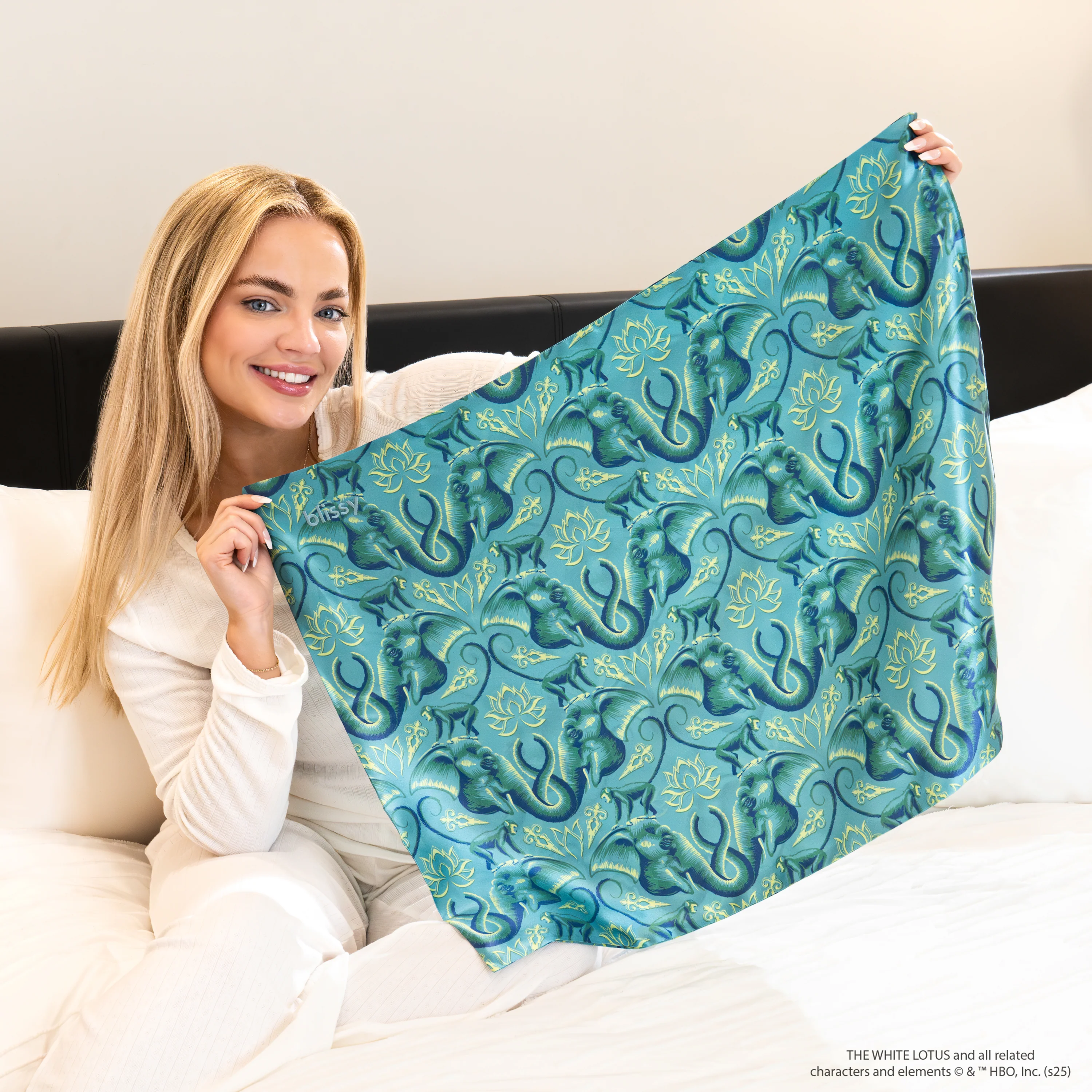Pillowcase - White Lotus - Emerald Jungle - Standard - Image 14